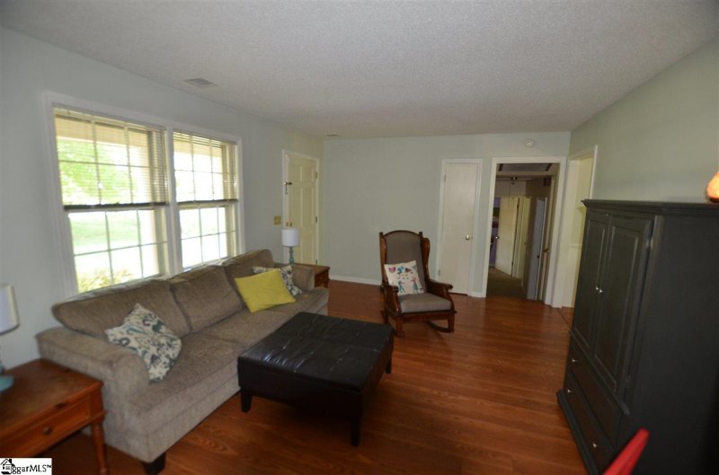 Property image 4 at 422 Wedgewood Drive, Boiling Springs, SC 29316