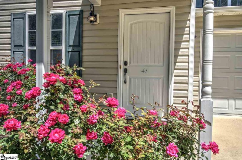 Property image 2 at 41 Birdsong Lane, Taylors, SC 29687