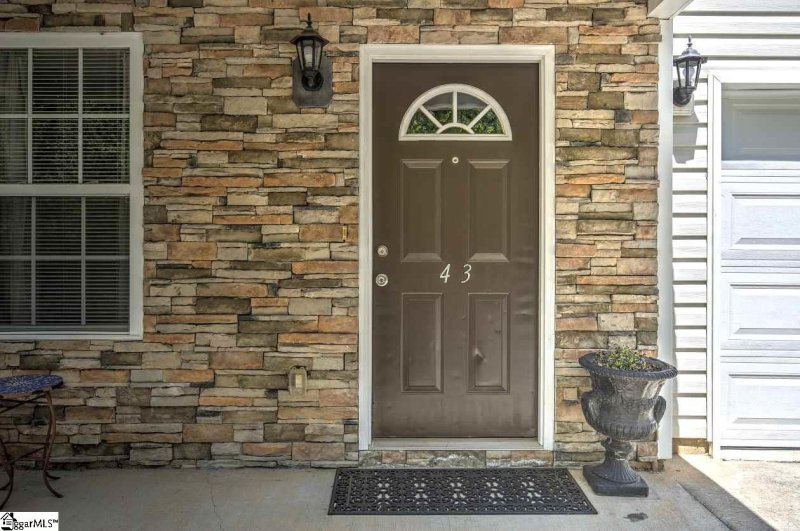 Property image 2 at 43 Birdsong Lane, Taylors, SC 29687