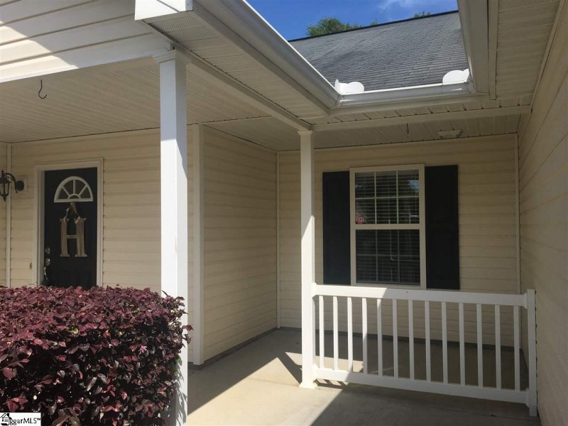 Property image 3 at 100 Cedar Glen Drive, Williamston, SC 29697