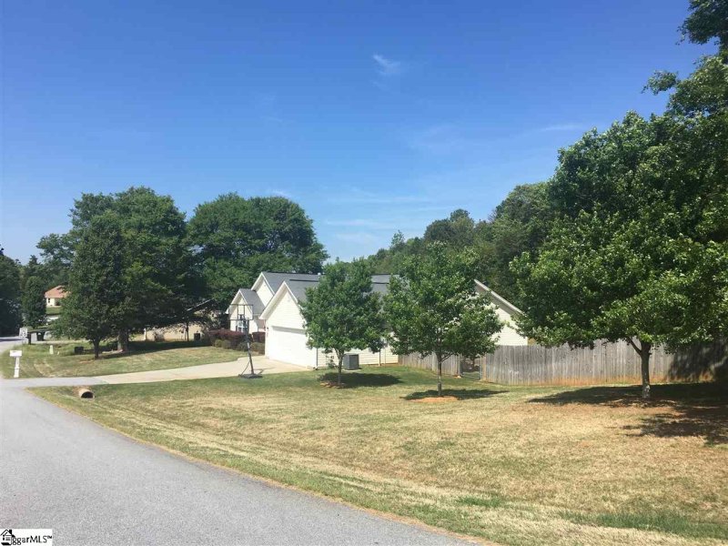 Property image 5 at 100 Cedar Glen Drive, Williamston, SC 29697