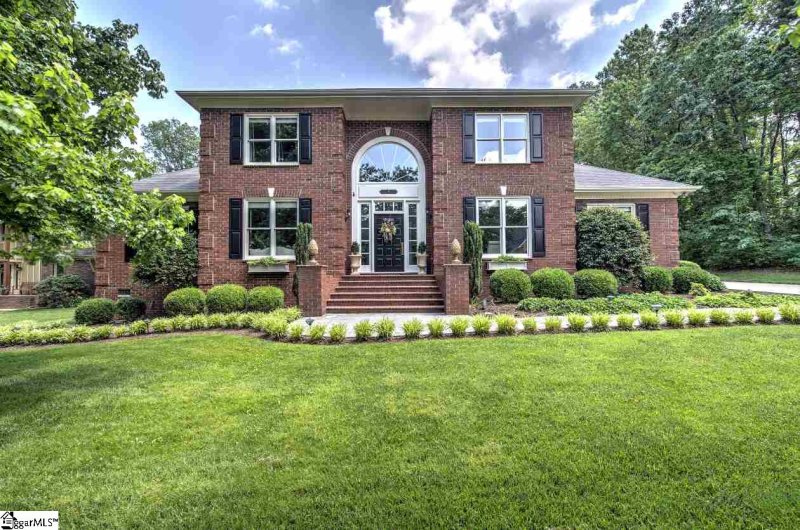 16 Country Squire Court