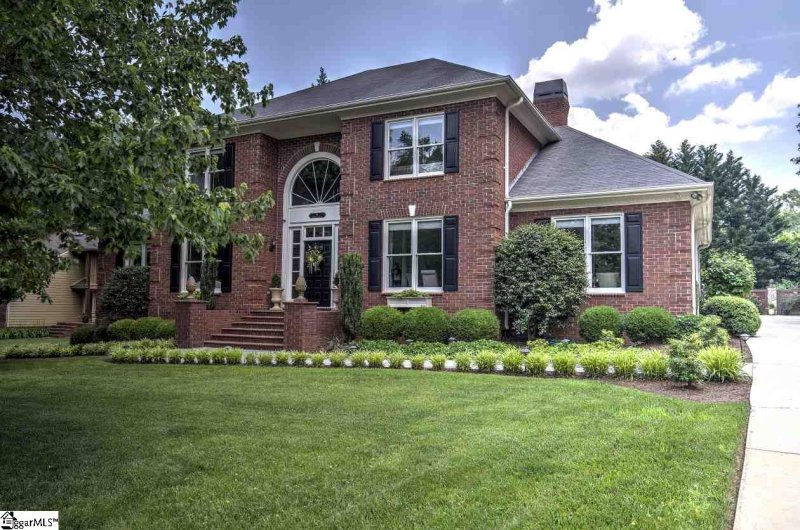Property image 2 at 16 Country Squire Court, Greenville, SC 29615