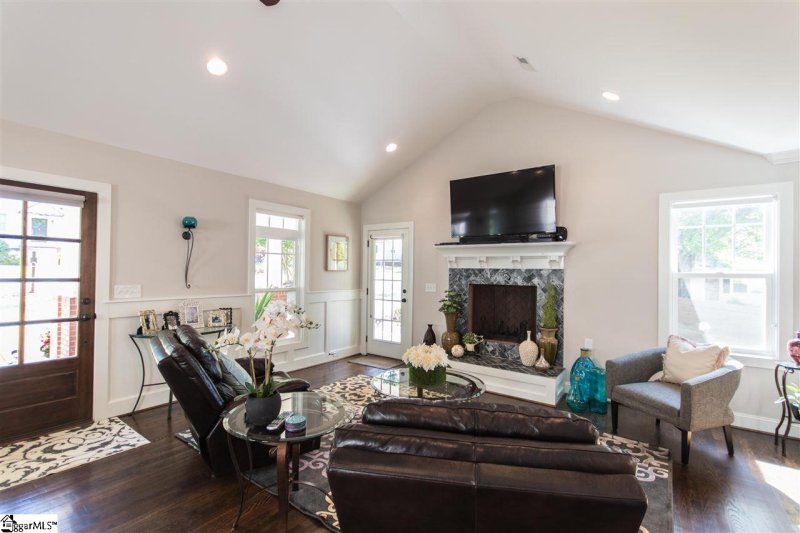 Property image 3 at 110 MOULTRIE Street, Greenville, SC 29605