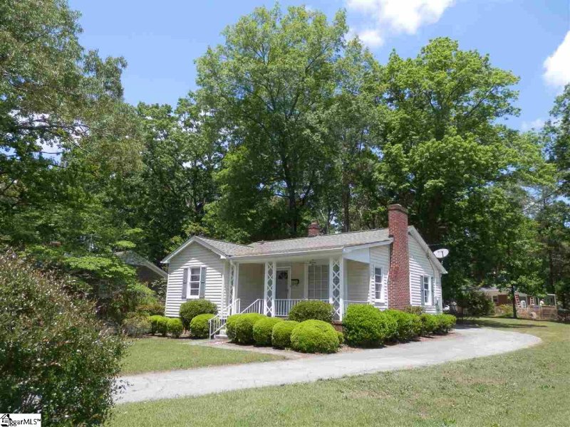 Property image 3 at 803 S B Street, Easley, SC 29640