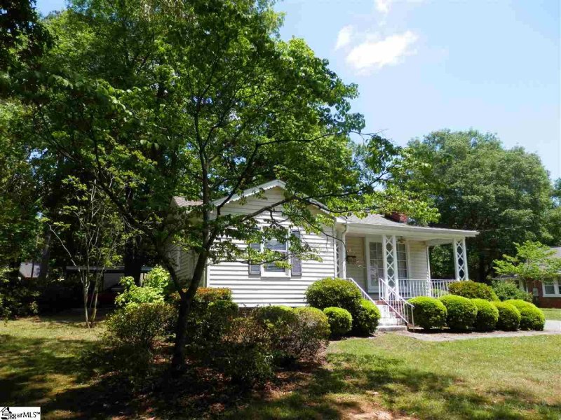 Property image 4 at 803 S B Street, Easley, SC 29640
