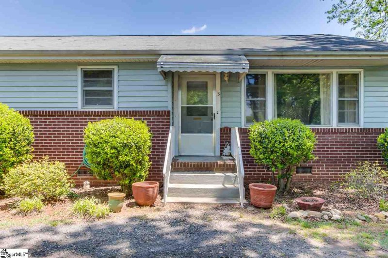 Property image 2 at 13 Rhonda Court, Greenville, SC 29617