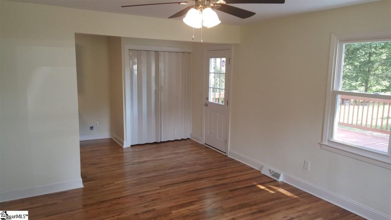 Property image 2 at 112 Boyd Avenue, Simpsonville, SC 29681