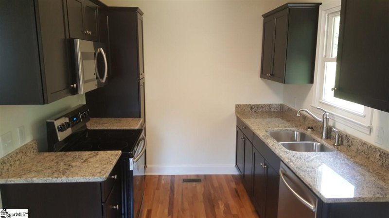 Property image 4 at 112 Boyd Avenue, Simpsonville, SC 29681