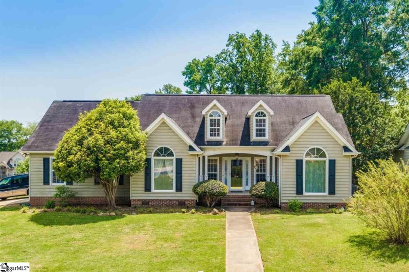 206 Lake Lennox Drive