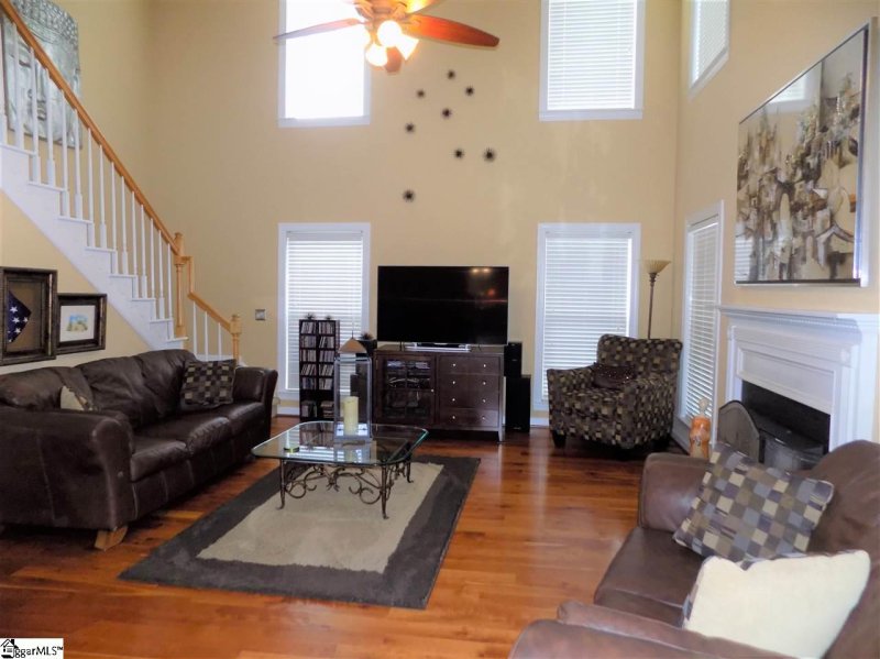 Property image 2 at 20 Hoptree Drive, Greer, SC 29650