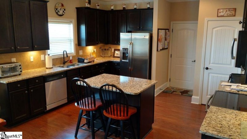 Property image 3 at 111 Macintyre Street, Simpsonville, SC 29680