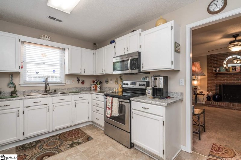 Property image 4 at 119 Charmar Way, Taylors, SC 29687