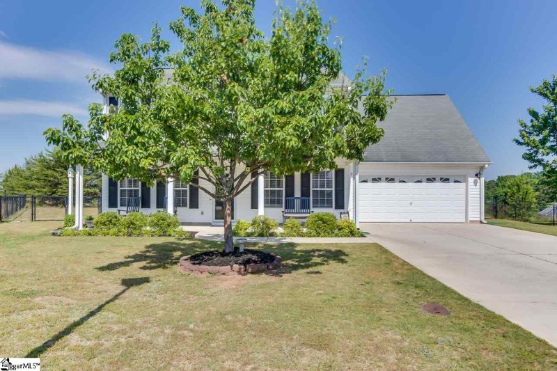 Property image 2 at 212 High Ridge Court, Easley, SC 29642