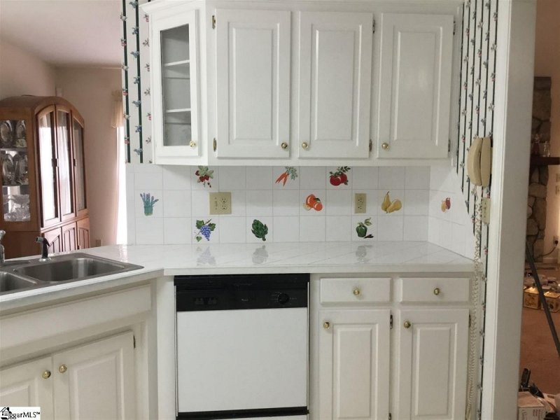 Property image 3 at 110 Saint Charles Court, Moore, SC 29369