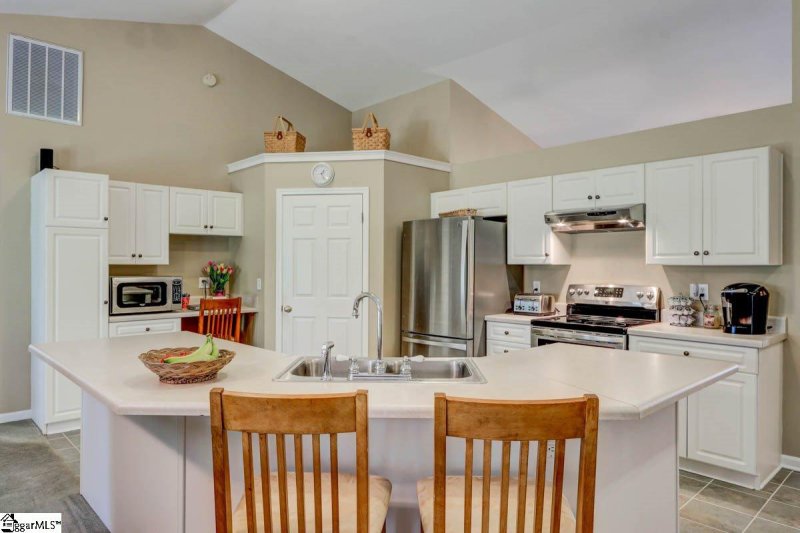 Property image 2 at 9 RED HAVEN Court, Greer, SC 29650