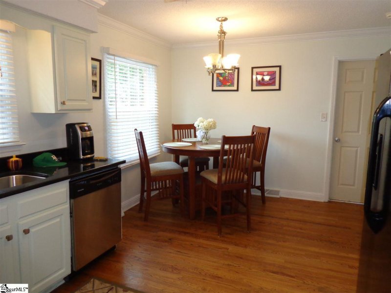 Property image 4 at 5010 Coach Hill Drive, Greenville, SC 29615