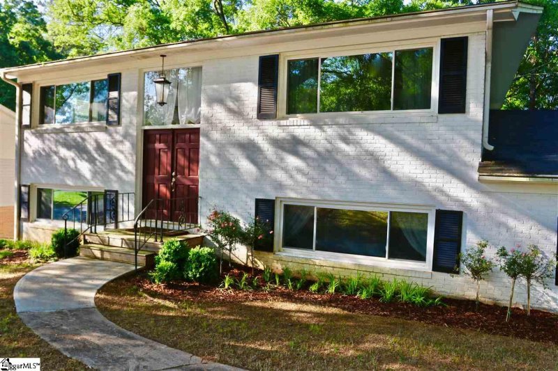 Property image 3 at 310 Dellrose Circle, Taylors, SC 29687-3808