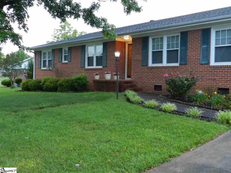 Property image 2 at 116 Amberwood Lane, Mauldin, SC 29662