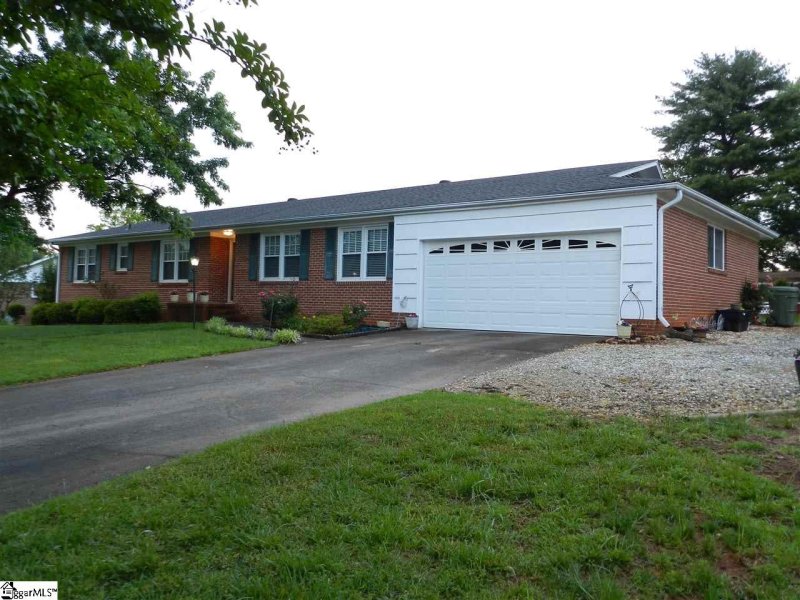 Property image 3 at 116 Amberwood Lane, Mauldin, SC 29662