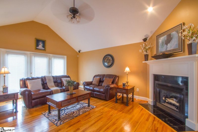 Property image 3 at 100 Woods Way, Anderson, SC 29625