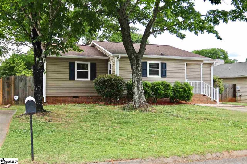 Property image 2 at 106 Terrace Road, Easley, SC 29642