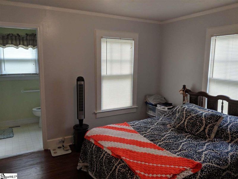 Property image 3 at 304 S Florida Avenue, Greenville, SC 29611