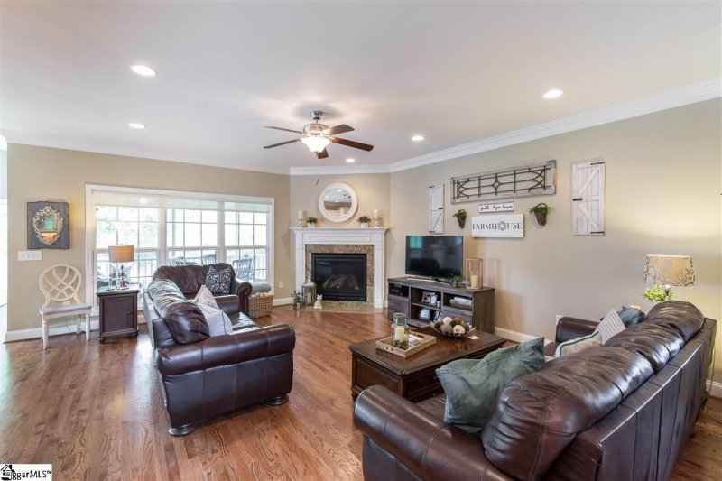 Property image 4 at 406 Mossy Ledge Lane, Simpsonville, SC 29681