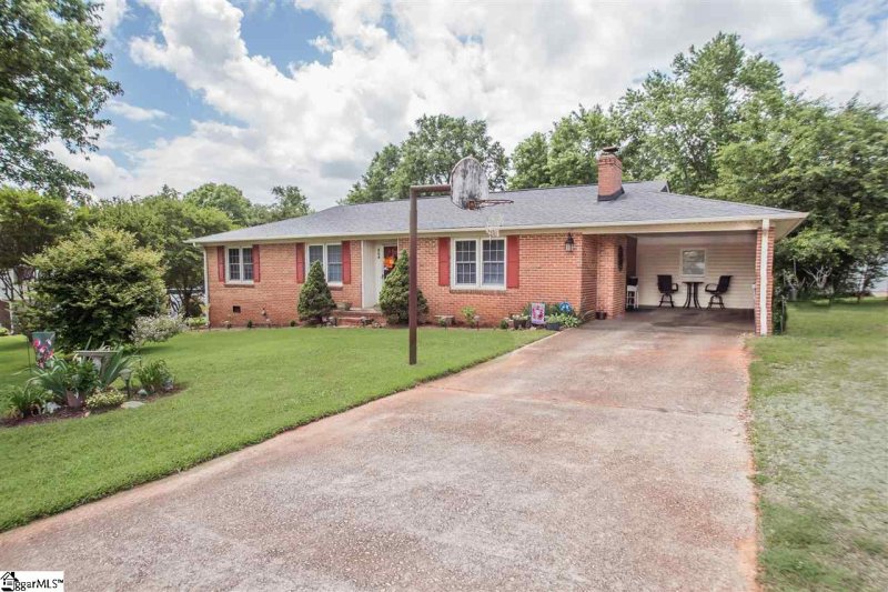 Property image 3 at 216 Bentwood Drive, Piedmont, SC 29673