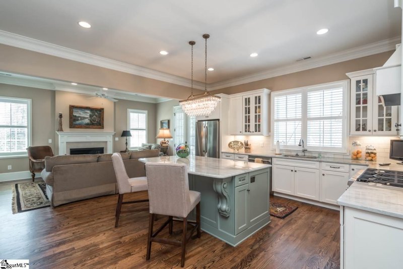 Property image 3 at 707 E McBee Park, Greenville, SC 29601