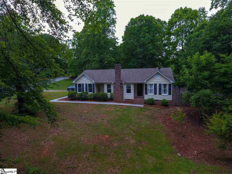 Property image 2 at 100 Fernande Drive, Mauldin, SC 29662