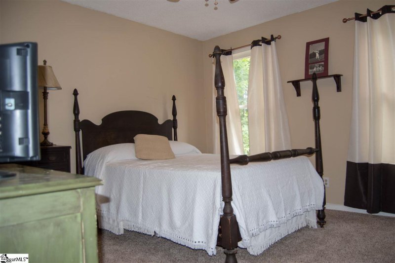 Property image 4 at 100 Fernande Drive, Mauldin, SC 29662