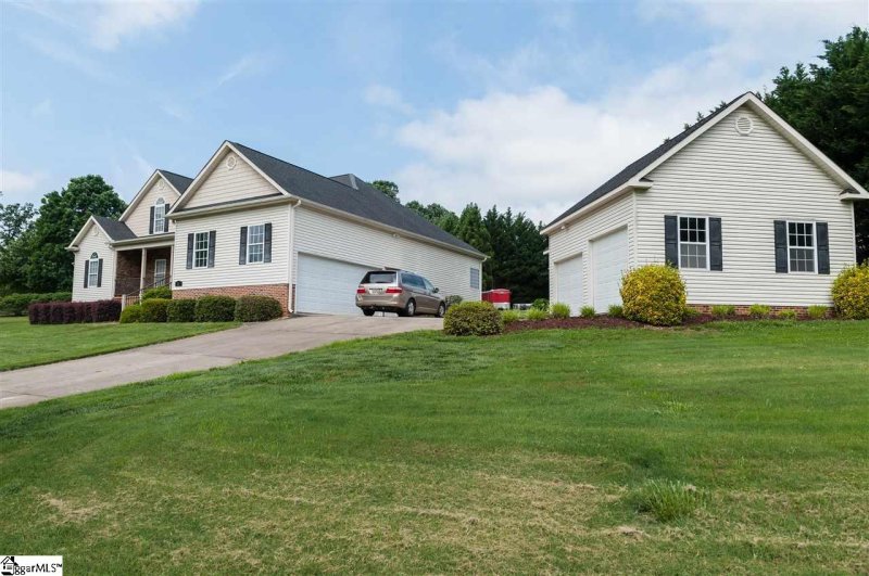 Property image 2 at 110 Creek Crossing Way, Greer, SC 29651