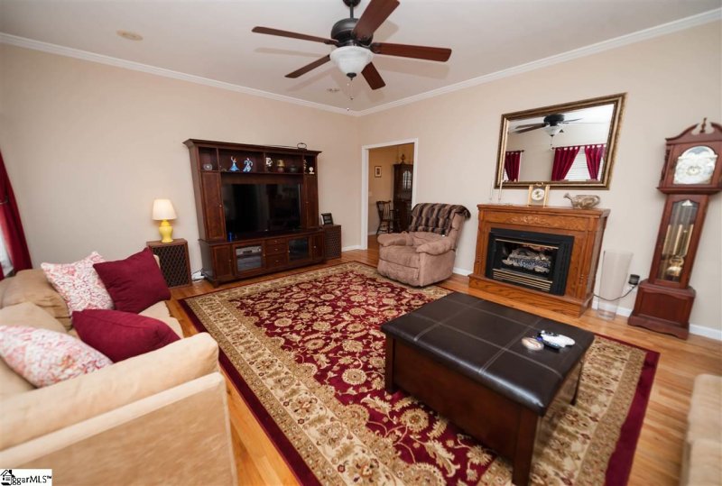Property image 3 at 110 Creek Crossing Way, Greer, SC 29651
