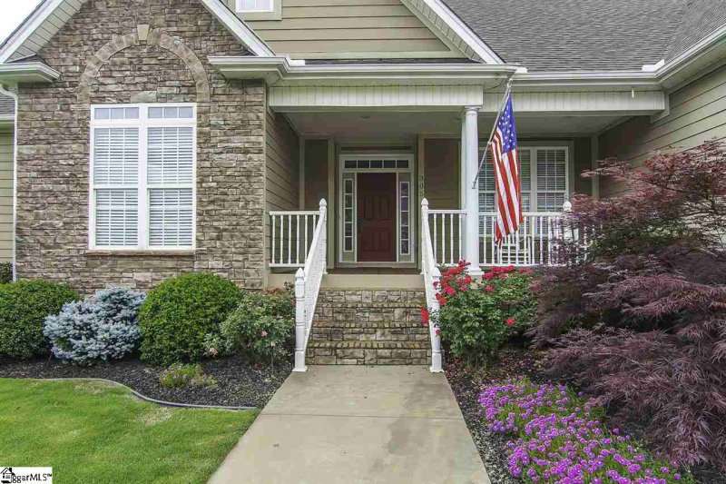 Property image 2 at 305 Saddlehorn Lane, Easley, SC 29642