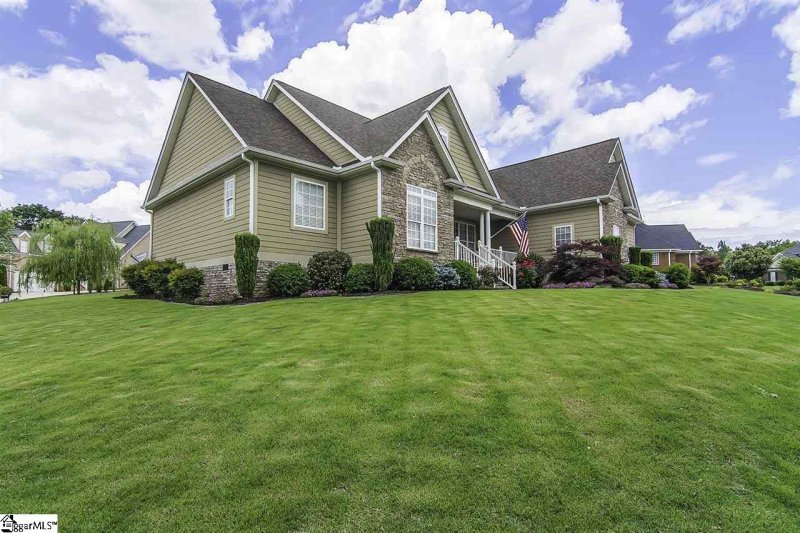 Property image 3 at 305 Saddlehorn Lane, Easley, SC 29642