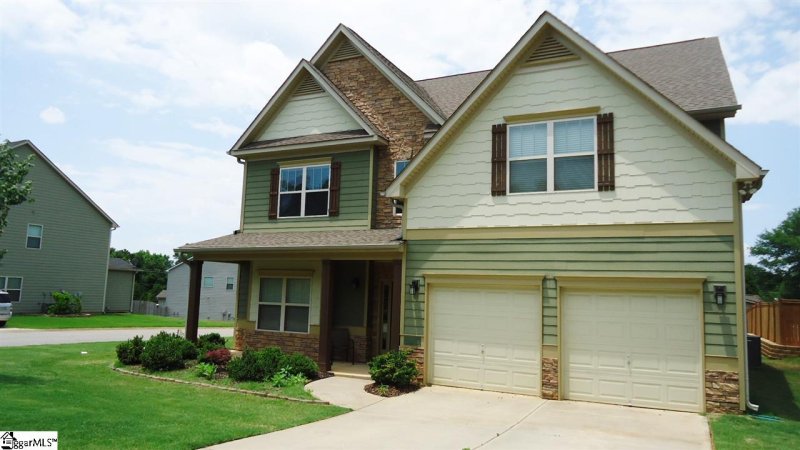 Property image 2 at 233 N Radcliff Way, Spartanburg, SC 29301