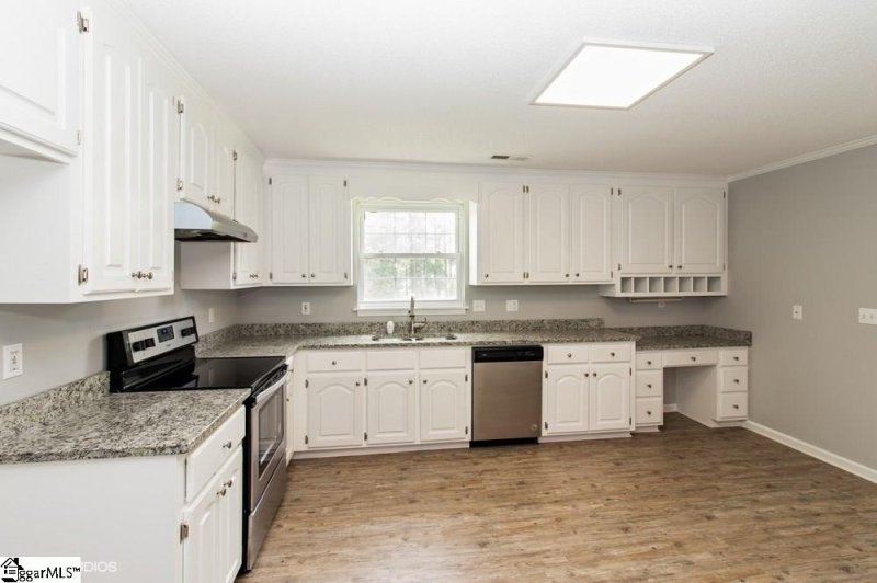 Property image 3 at 112 Redwood Drive, Easley, SC 29642