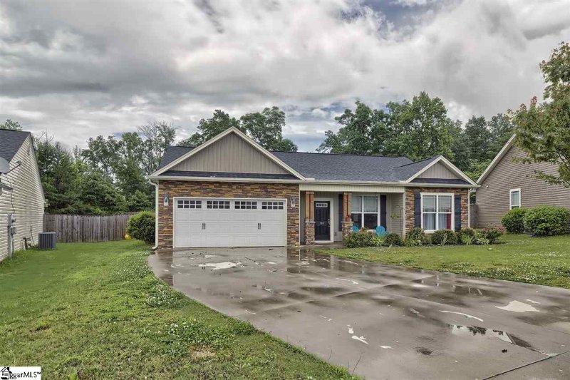 Property image 2 at 102 Lepore Lane, Greenville, SC 29611