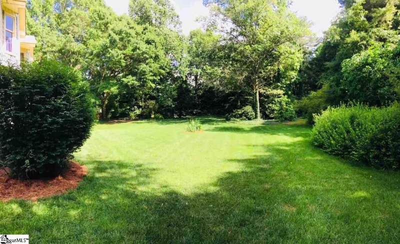 Property image 3 of 106 Ravenwood Lane in Holly Tree Plantation, Simpsonville, SC 29681-4725