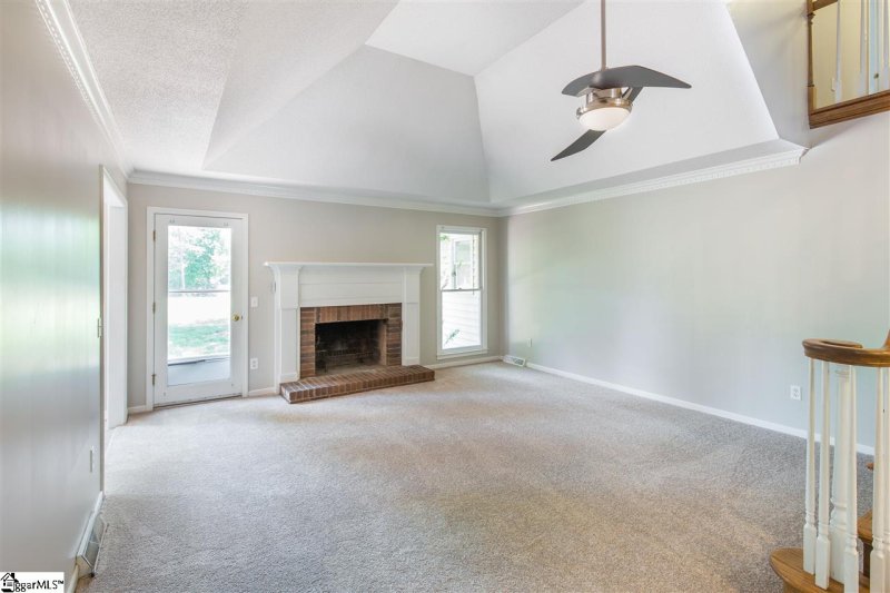 Property image 4 at 21 Bernwood Drive, Taylors, SC 29687