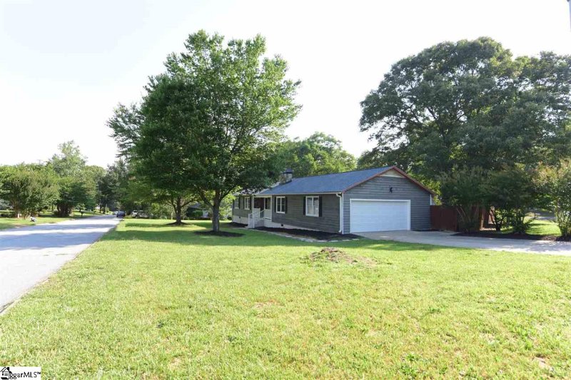 Property image 3 at 101 Blakely Drive, Mauldin, SC 29662