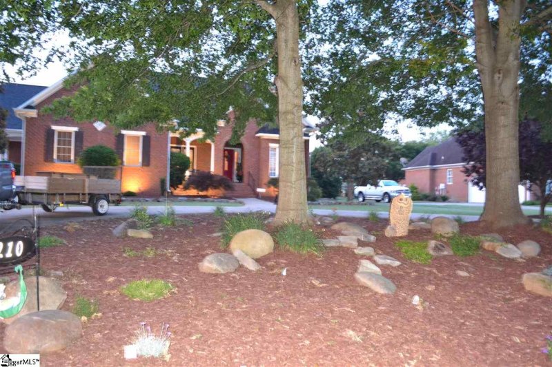 Property image 2 at 210 Clearcreek Drive, Boiling Springs, SC 29316