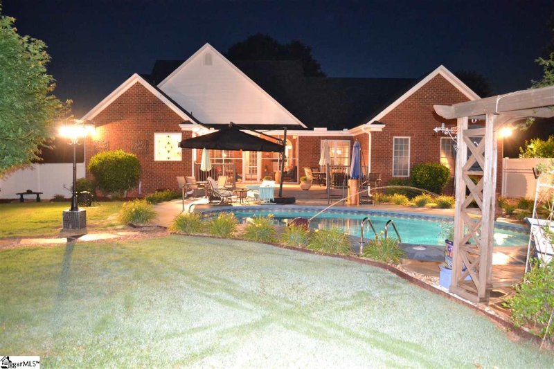 Property image 3 at 210 Clearcreek Drive, Boiling Springs, SC 29316