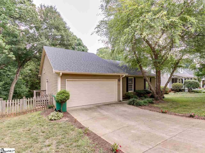 Property image 2 at 310 Halifax Drive, Greenville, SC 29615