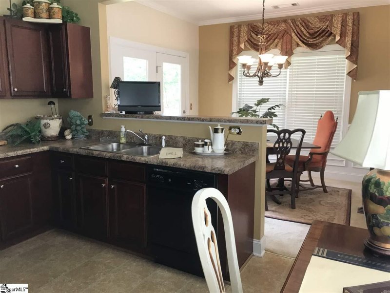 Property image 5 at 324 Shallow Drive, Taylors, SC 29687