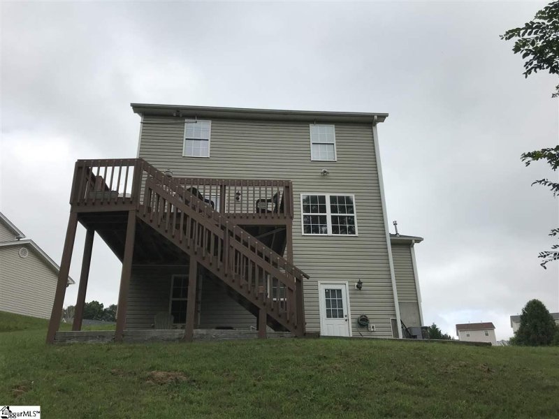 Property image 2 at 10 Laurelhurst Court, Greer, SC 29650