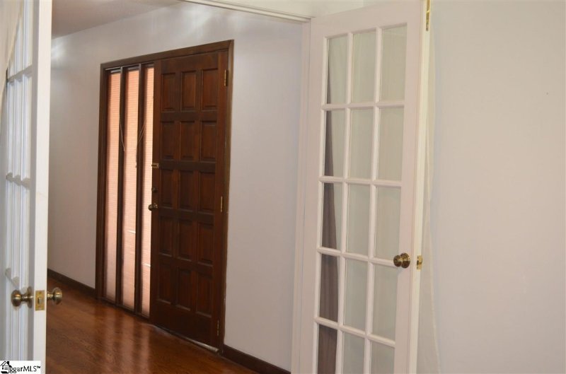 Property image 4 at 21 Creekside Way, Greenville, SC 29609