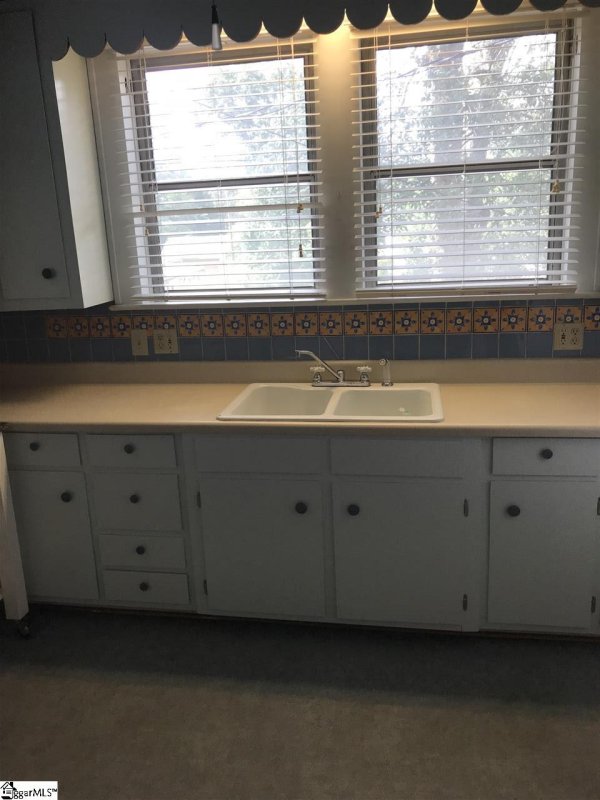 Property image 4 at 21 N Florida Avenue, Greenville, SC 29611