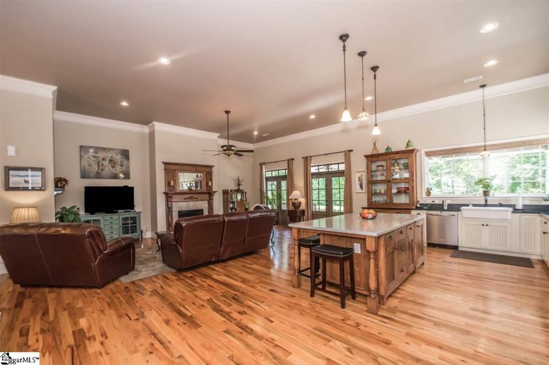 Property image 4 at 6 San Bruno Court, Greer, SC 29651